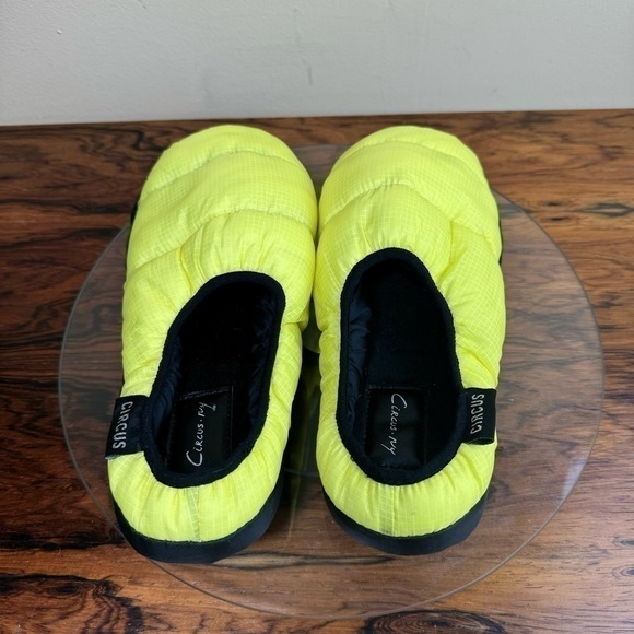 Circus By Sam Edelman Hollin Puffer Slipper - Acid Yellow - size 7 - Picture 7 of 10